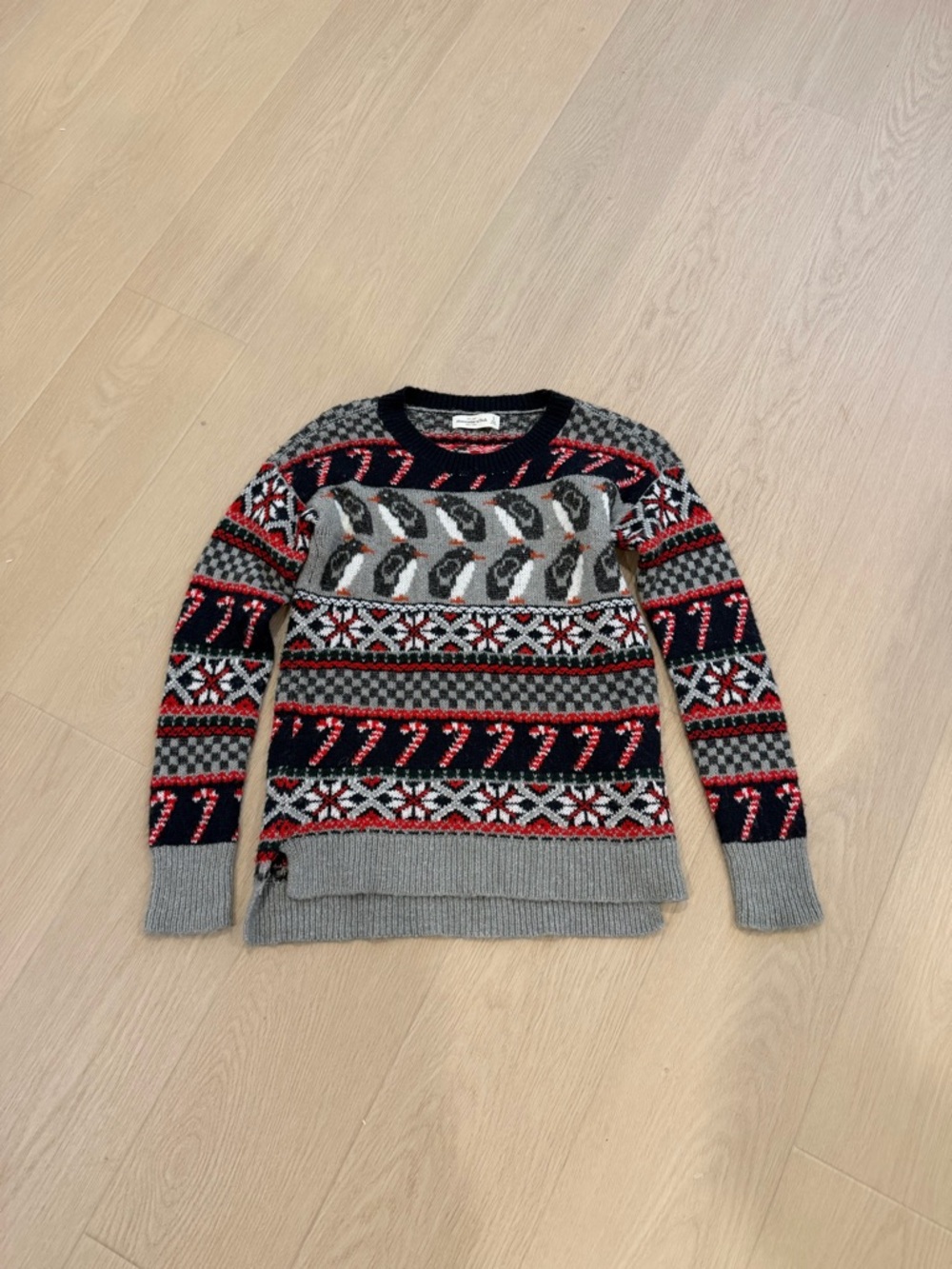 Abercrombie & Fitch Penguin and Candy Cane Christmas Knit Sweater Size S